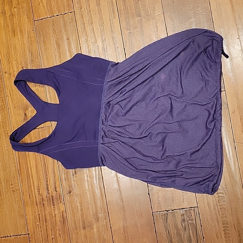 Lululemon Top - T-back - cinch at bottom - size 4